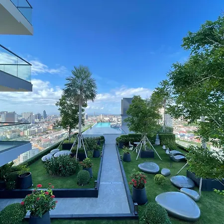 Apartment No Millennium Tower