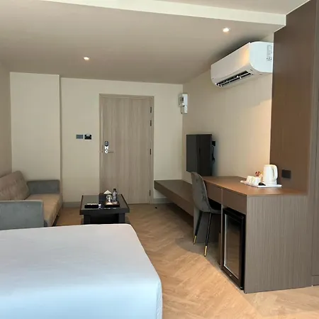 The One Cozy Living 4*
