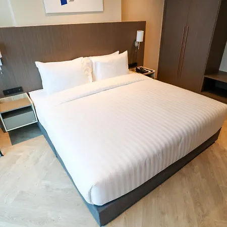 The One Cozy Living Hotel 4*