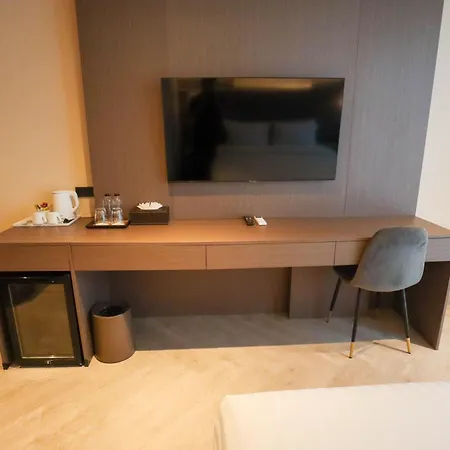 The One Cozy Living 4*