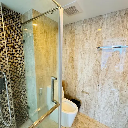 Grand Avenue芭提雅市中心近海滩近购物中心 Apartment *