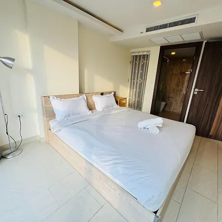 Grand Avenue芭提雅市中心近海滩近购物中心 Apartment Pattaya
