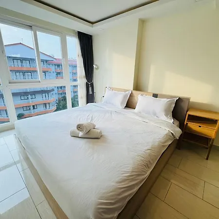 Grand Avenue芭提雅市中心近海滩近购物中心 Apartment Pattaya
