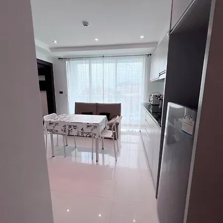 Apartment With Sea View Wongamat Pattaya