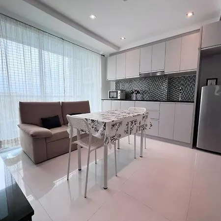 Apartment With Sea View Wongamat * Pattaya