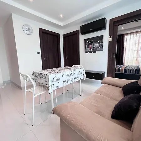 Apartment With Sea View Wongamat