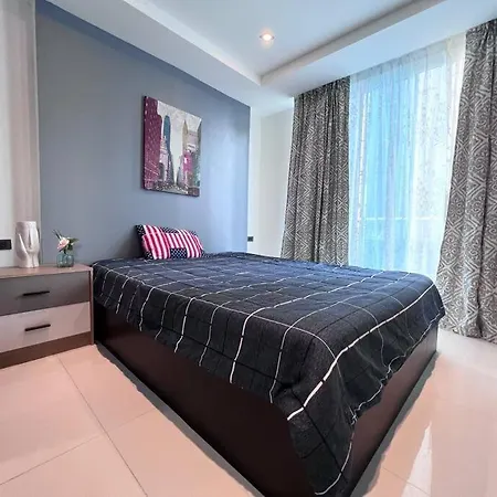 Apartment With Sea View Wongamat *