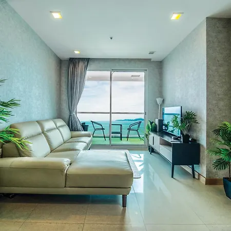 Apartment Oceanfront Private Beach Pool Hot Tub Gym Pattaya