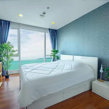 Oceanfront Private Beach Pool Hot Tub Gym Apartment