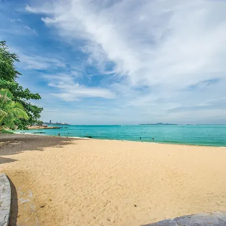 Oceanfront Private Beach Pool Hot Tub Gym Pattaya