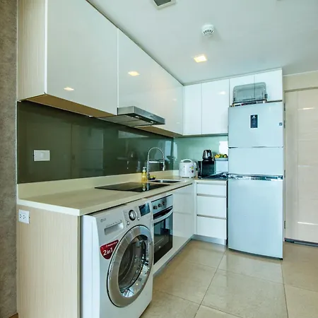 Apartment Oceanfront Private Beach Pool Hot Tub Gym Pattaya