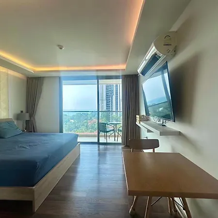 The Peak Towers Comfy Studio *