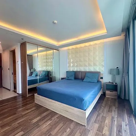 The Peak Towers Comfy Studio