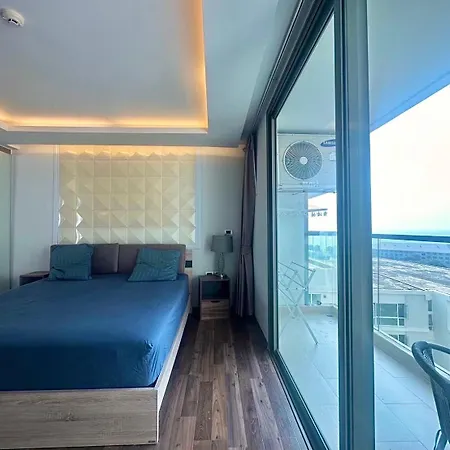 Apartment The Peak Towers Comfy Studio