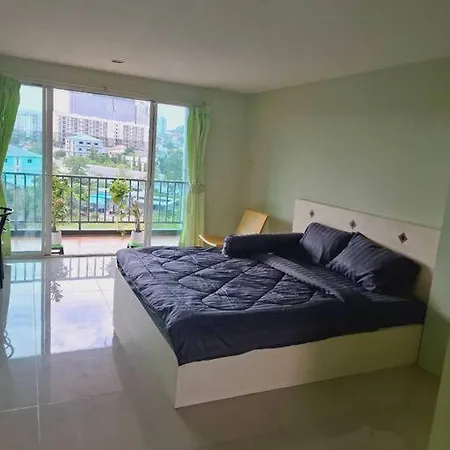 Apartment Peaceful 300 Sq Ft With 2 Balcony, Mountain View