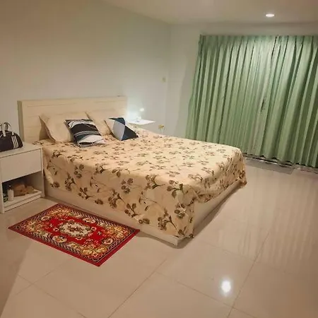 Peaceful 300 Sq Ft With 2 Balcony, Mountain View Apartment
