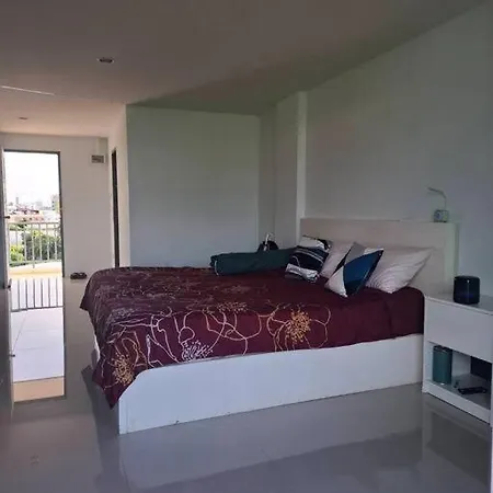 Peaceful 300 Sq Ft With 2 Balcony, Mountain View Apartment