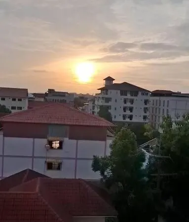 Peaceful 300 Sq Ft With 2 Balcony, Mountain View Apartment