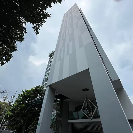 The Juwel By Amon Phra Tamnak Apartment