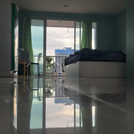 Peaceful 300 Sq Ft With 2 Balcony, Mountain View *