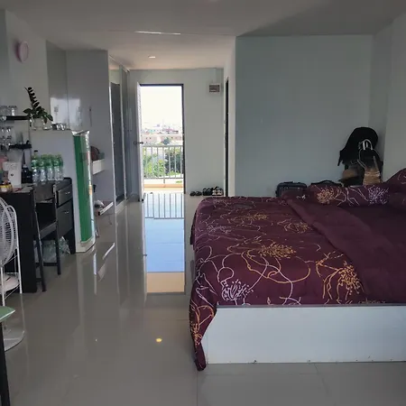 Peaceful 300 Sq Ft With 2 Balcony, Mountain View Apartment