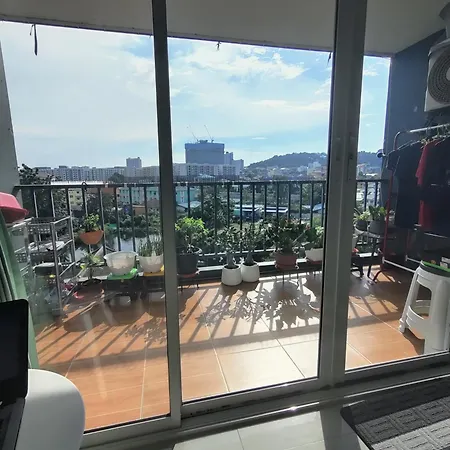 Apartment Peaceful 300 Sq Ft With 2 Balcony, Mountain View