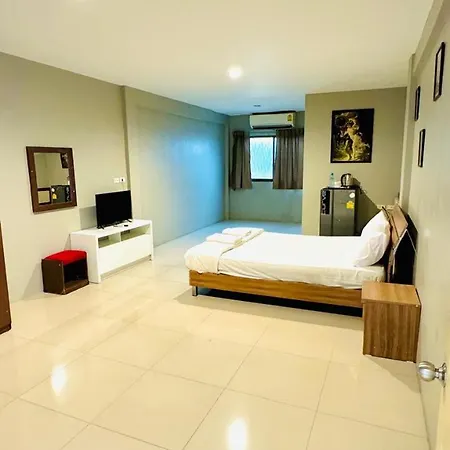Vibe Walking Street Hotel 3*