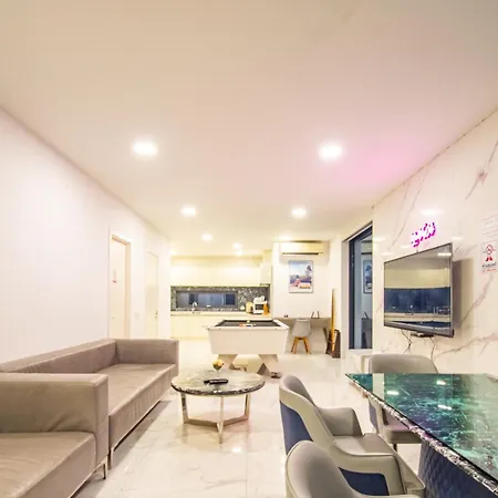 Rosewood Vegas Pool Villa *
