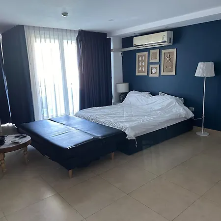 Studio In The Heart Of *