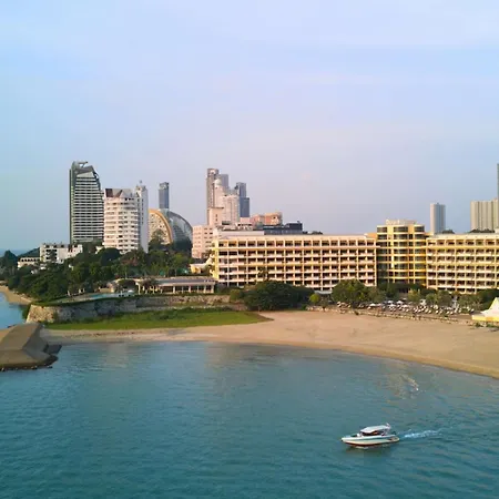Dusit Thani Resort 5*