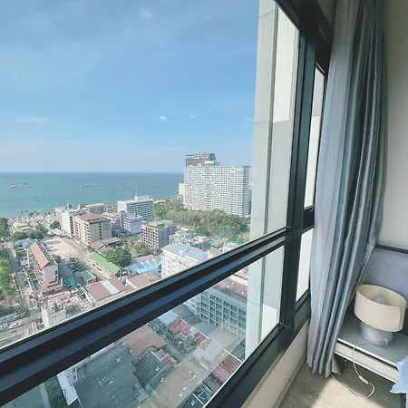 The Base Near Festival Apartment Pattaya