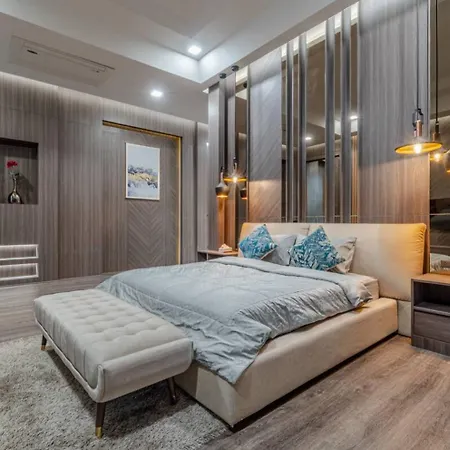 Brianson House Apartment *