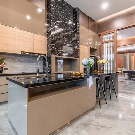 Brianson House Apartment *