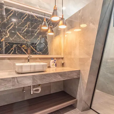 Brianson House Apartment