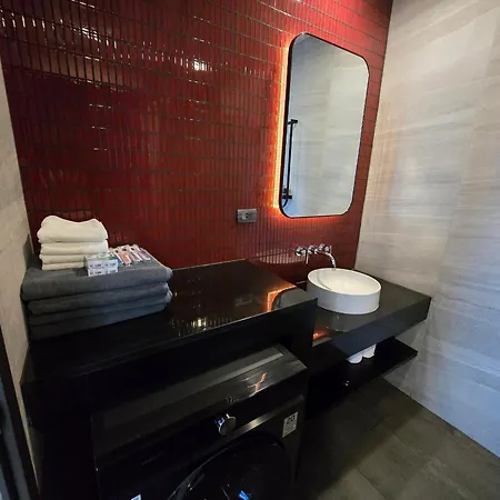 Apartment Edge 2br Balcony Garden View Infinity Pool & Location Pattaya