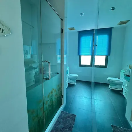 Apartment Luxury Beachfront With Ocean Views Pattaya