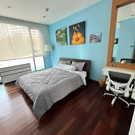 Luxury Beachfront With Ocean Views Apartment Pattaya