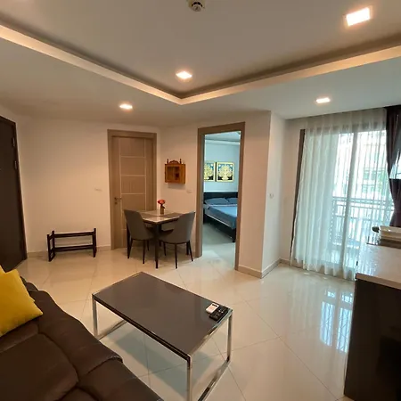 Arcadia Condo: Spacious 3-room With Entertainment & Amenities Pattaya
