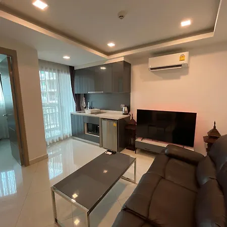 Arcadia Condo: Spacious 3-room With Entertainment & Amenities Apartment Pattaya