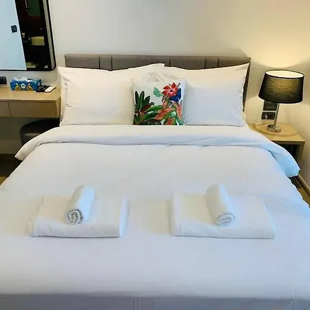Modern Luxury Edge 1 Bedroom Seaview Apartment *