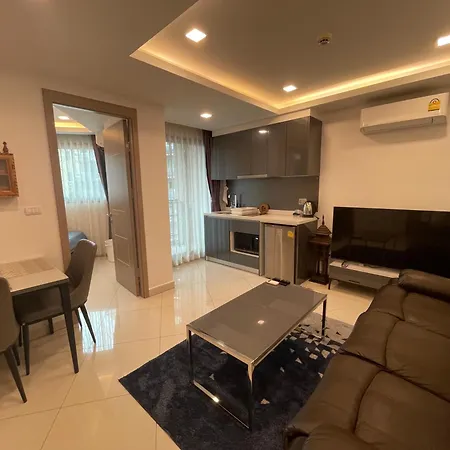Apartment Arcadia Condo: Spacious 3-room With Entertainment & Amenities Pattaya