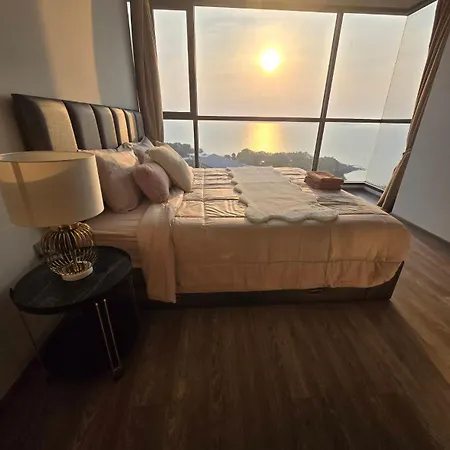Apartment Sea View 2 Bed Luxury - Perfect Location
