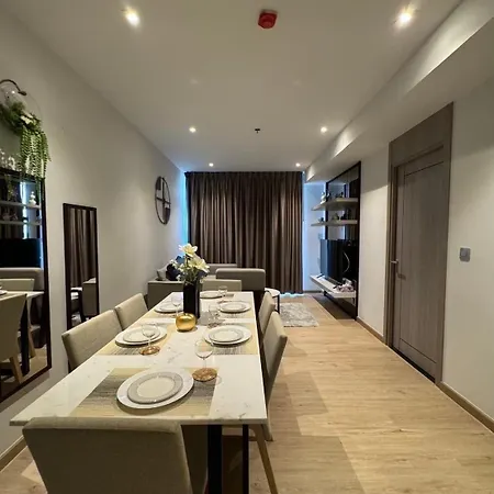 Sea View 2 Bed Luxury - Perfect Location * Pattaya