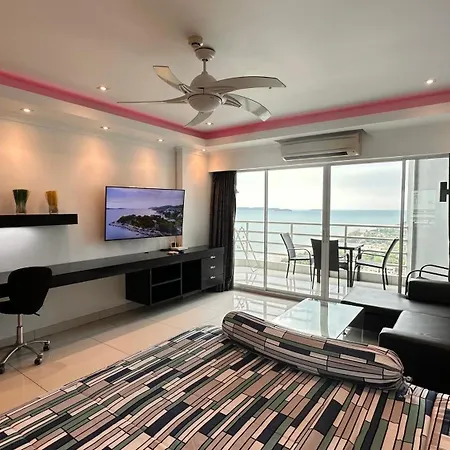 View Talay 7 Beachfront Apartment