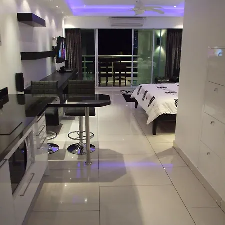 View Talay 7 Beachfront Apartment Pattaya