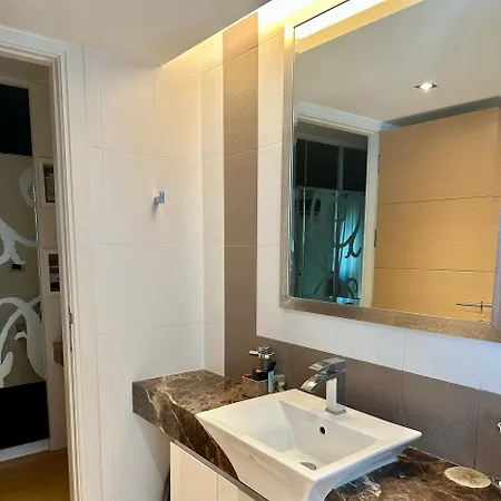 уютная в европейском квартале, Pratumnak Apartment *