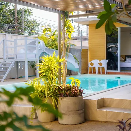 Cozy Gray Garden