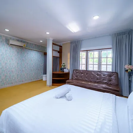 Cozy Gray Garden Villa Pattaya