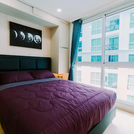 Apartment Bright Corner Apartment, Location *