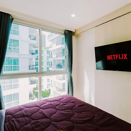 Bright Corner Apartment, Location * Pattaya